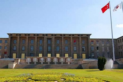 TBMM'nin yeni hizmet binasında özel banyo ve çek-yat olmayacak!