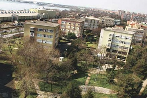 İSKİ, Ataköy 1. Kısım'da açığı çukurları kapatmadı!