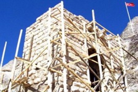 İTÜ'lü profesör yapılan restorasyona isyan etti!