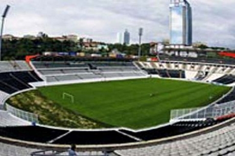 Kültür ve Turizm Bakanı Ertuğrul Günay'dan Beşiktaş'a kötü haber: Stadı taşısınlar!