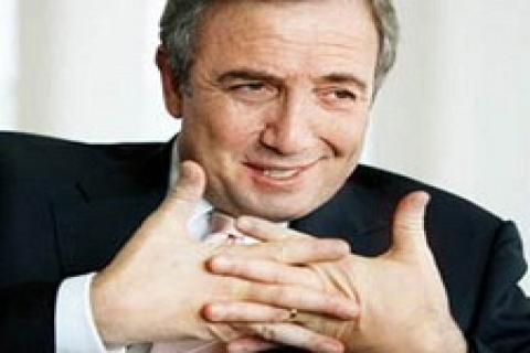 Hamdi Akın ortağına 100 milyon dolarlık hisse devretti!