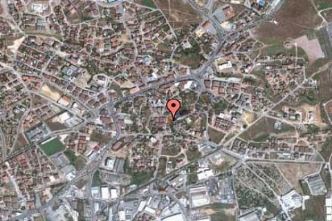 Milli Emlak, Kurtköy'de bahçeli ahşap ev satıyor!