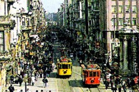 Beyoğlu'ndaki tarihi binaların dış cepheleri yenileniyor!