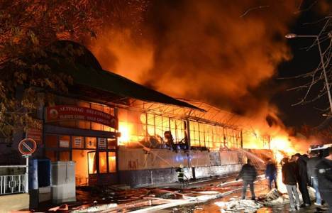 İkitelli'de iplik fabrikası yandı!