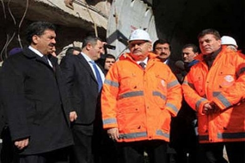 Ankara'daki Keçiören Tandoğan Metrosu'nda imzalar atıldı!