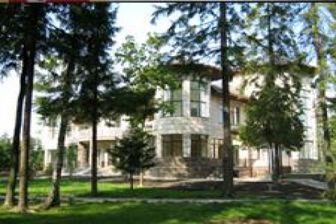 Milyon dolarlık evler yeni sahiplerini bekliyor