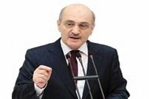 Erdoğan Bayraktar: Vatandaş riskli binasını kendisi yıkmazsa biz yıkacağız!