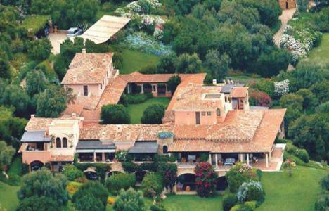 Berlusconi Bunga Bunga villasını sattı!