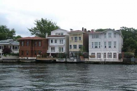 Beykoz'da icradan 5 milyon liraya satılık sahilhane!