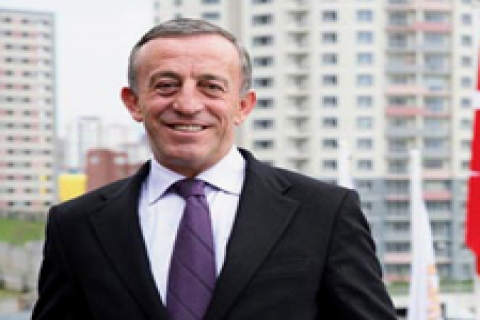 Ağaoğlu: Hepimiz oturup ağlarsak kim iş yapacak?