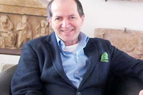 Ali Esad Göksel müze gibi bir ofis evde yaşıyor!