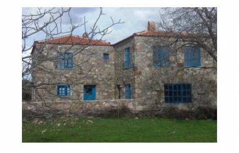 Hisseli arsada 3 bina!