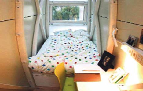 Etgar Keret dünyanın en dar evinde 6 ay yaşayacak!