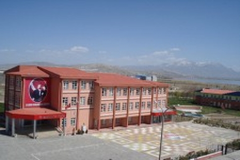 Van Bahçeşehir Koleji, İstanbul'daki okulları kıskandırdı!