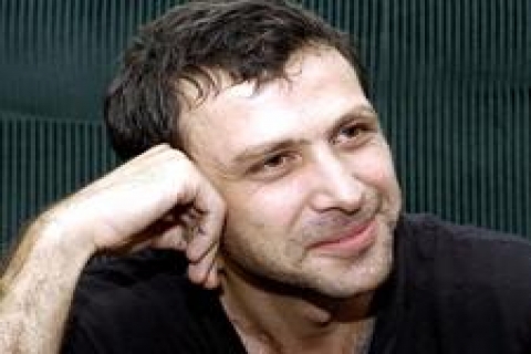 İstanbul'daki evini kapatan Nejat İşler, otelde yaşıyor