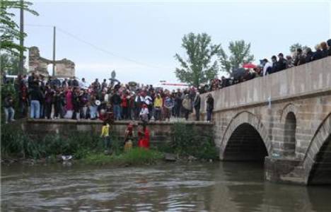 Hamdi Sedefçi: Edirne'deki Romanlar'a ücretsiz konut yapılacak!