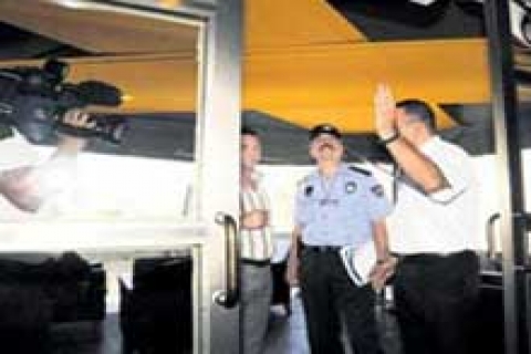 Alışveriş merkezlerine şok sigara baskını