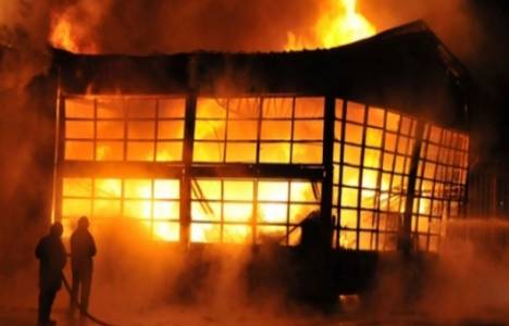  Filipinler'in başkenti Manila'da 500 ev yandı!