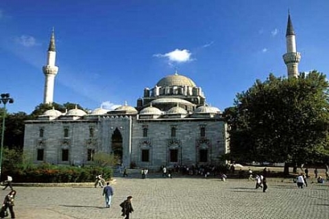 Vakıflar, İstanbul Fatih (Eski Eminönü ) Beyazıt Camii'ni restore ettirecek!
