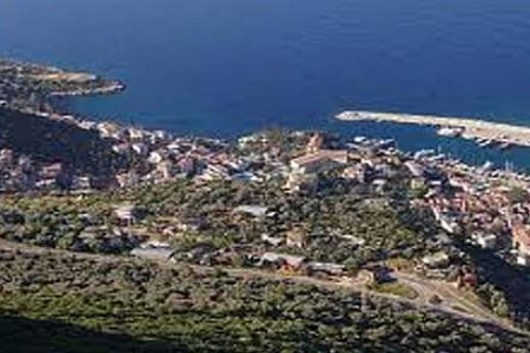 Antalya Kaş'ta 3.4 milyon TL'ye bahçeli restoran!