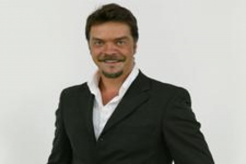 Beyazıt Öztürk, 2011'de kafe açmayı planlıyor