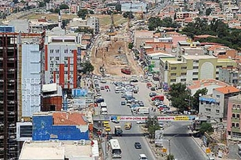 İzmir Büyükşehir Belediyesi, Anadolu Caddesi'ne dört üst geçit daha yapıyor!