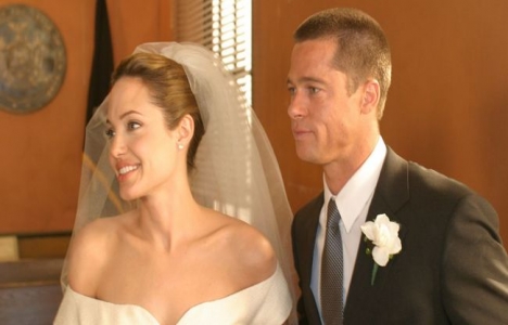 Angelina Jolie, Malibu'dan 12 milyon dolarlık köşk kiraladı!