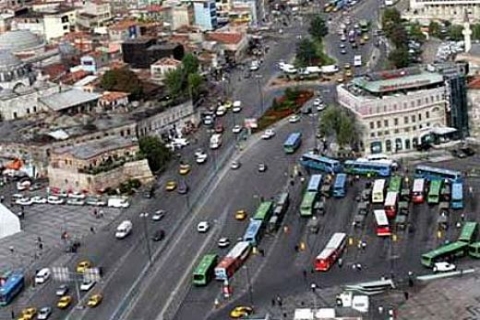 James Bond'un Skyfall çekimleri için Sirkeci Postanesi boyandı!