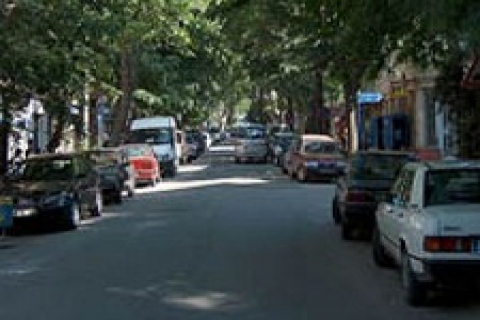 İstanbul Vakıflar 'dan Kuzguncuk 'ta kiralık 2 katlı ev!