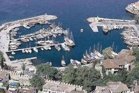 Antalya'da 2 milyon TL'ye dükkan, 120 bin TL'ye Ahmet Koptur Sitesi'nde daire! İcradan!