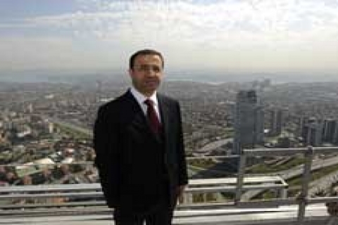 Nahit Kiler, İMKB'de gongla GYO'nun işlemlerini başlattı!