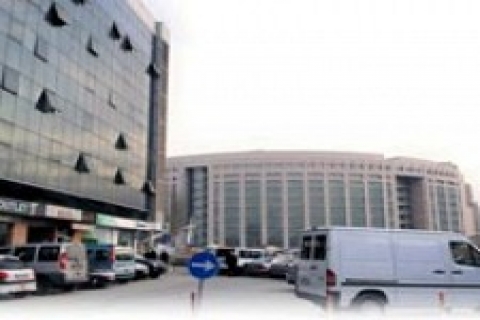 İstanbul Adalet Sarayı'nın etrafında ofislik bina yok!