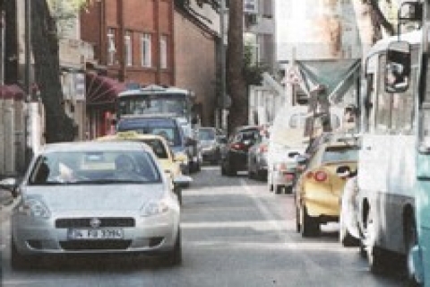 Kuzguncuk'u iskele onarımı için gelen mikser bitirdi!