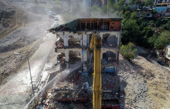 Kağıthane deki 5 katlı Huzur Apartmanı yıkıldı!