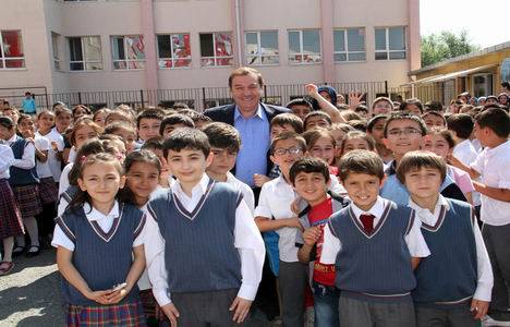 Esenyurt Belediyesi, okulları elden geçiriyor!