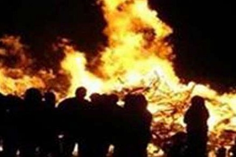 Diyarbakır'da kredi alamayan vatandaş binayı ateşe verdi!