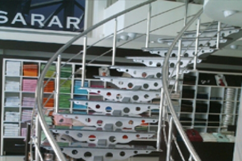 Sarar'dan 7 değil yetmiş mağaza