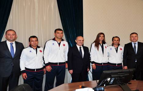  Erdoğan Bayraktar İller Bankası sporcularına ödül verdi!