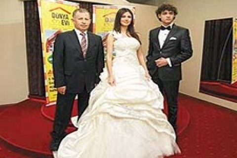 Ege-Koop Dünya Evi Alışveriş Merkezi, bugün açılıyor!