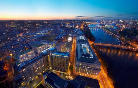  Abell & Cleland'de metrekaresi 15 bin pound!