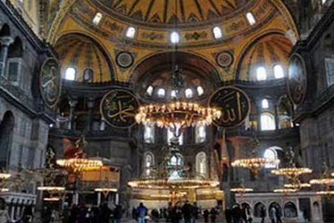 Ben Affleck film çektiği Ayasofya'da beyaz ışığı beğenmedi!