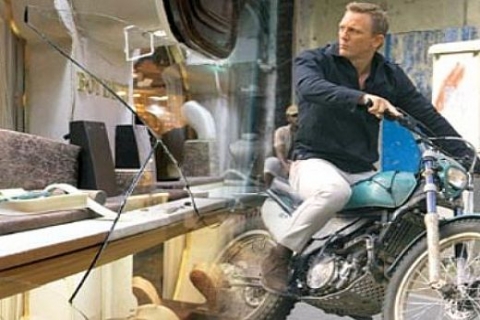 James Bond Skyfall filmi çekimlerinde 400 yıllık ahşap binada kaza meydana geldi! 