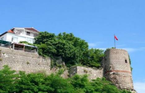 Amasra Kalesi yıkılma tehlikesiyle karşı karşıya!