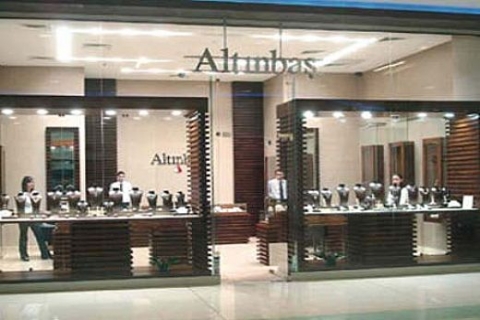 Altınbaş, Avrupa'dan marka satın almak için yola çıktı!