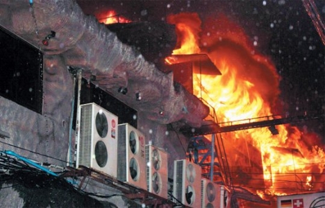 Phuket Adası'nda gece klubünde yangın çıktı!