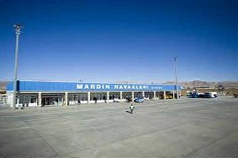 Mardin Havaalanı'nın pisti açıldı, yeni terminalin temeli atıldı!