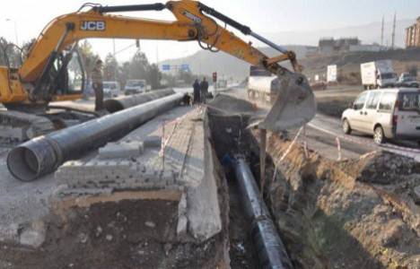 Bodrum'da yeraltı içme suyu hattı patladı!