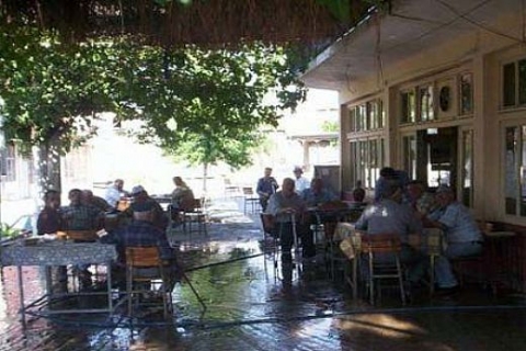 Ünye'de kıraathaneler, eğitim yuvasına dönüşüyor!