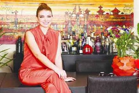 Özge Özberk ve eşi Hayim Sadioğlu'nun Zekeriyaköy'deki dubleks villası!