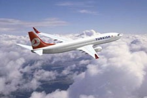 THY 304 metrelik gökdelene reklamı giydirdi, yolcuyu kaptı!